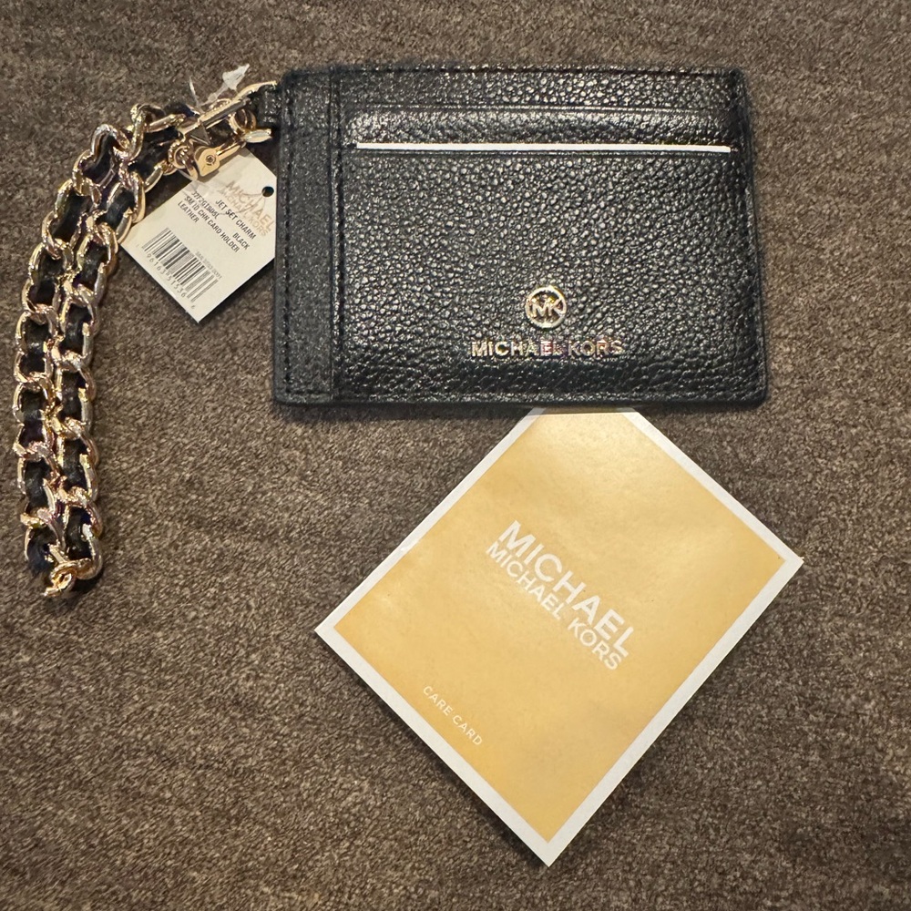 $168 NWT Michael Kors Wristlet